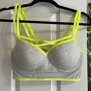 Large sports bra underwire for support it’s adjustable and so cute